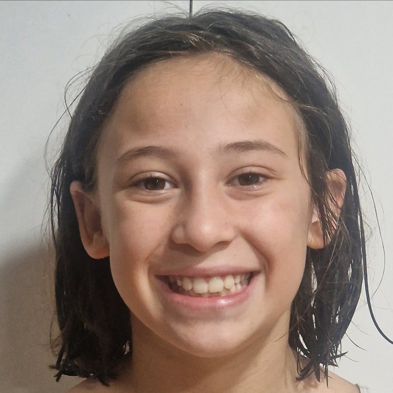 STELLA VALENTINA REYES SANHUEZA