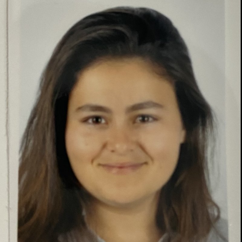 LAURA AMADOR BENITEZ