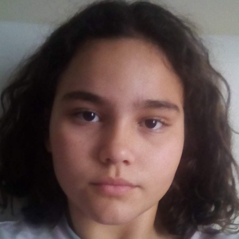 CANDELA REINA FERNANDEZ