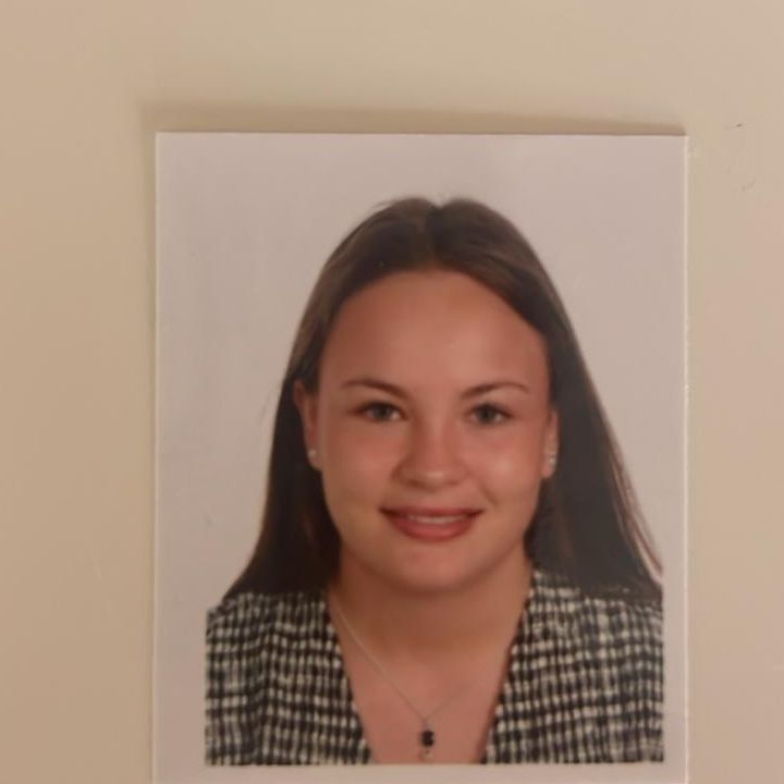 LAURA LAMADRID CUENCA