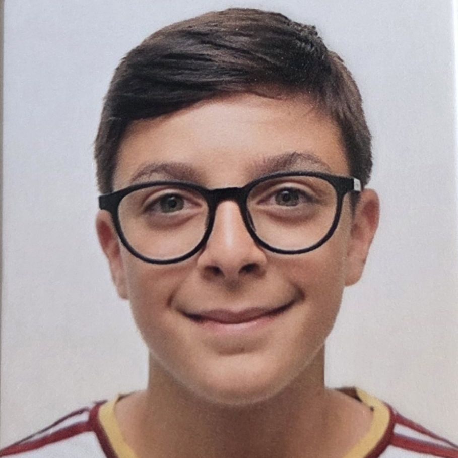 ADRIAN ANDRES GONZALEZ