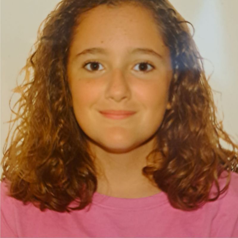 CHLOE RUIZ DE AQUINO