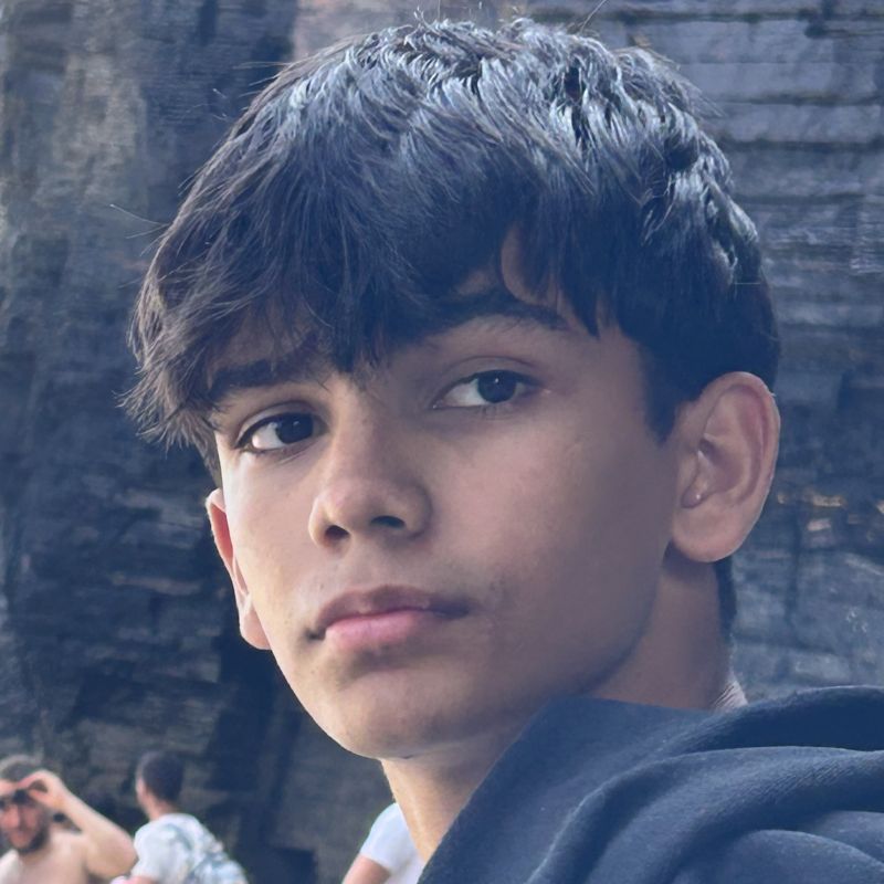 PABLO OGAYAR OJOSNEGROS