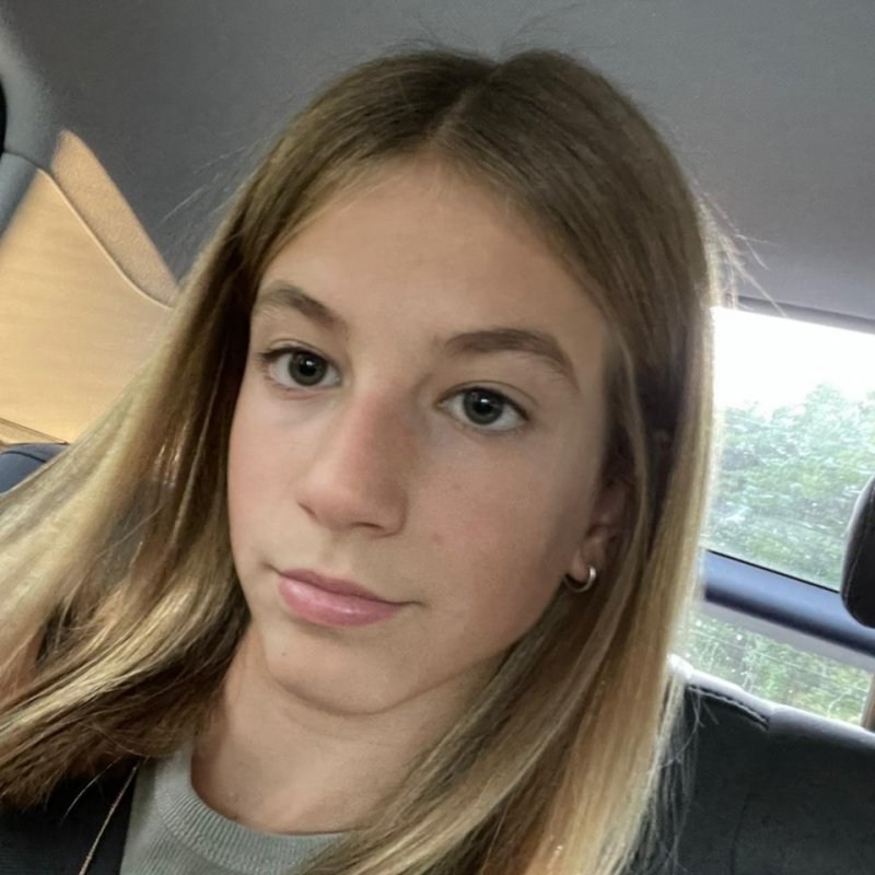 MARTINA JUST RENALES