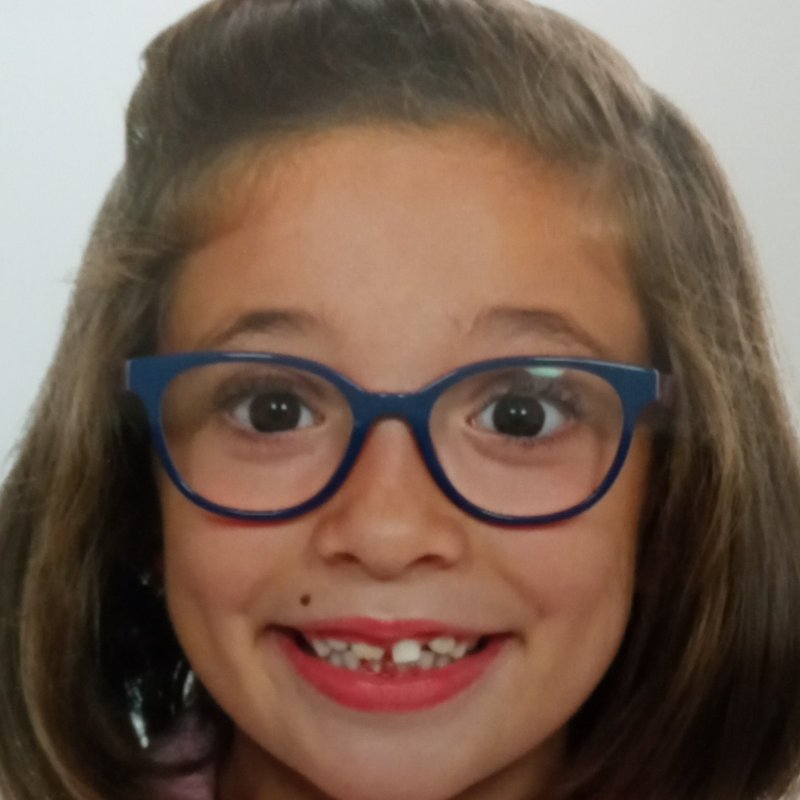 CLOE LEZAUN REMIREZ