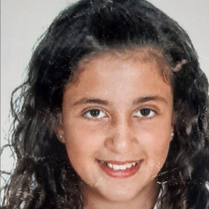 LAURA VALIENTE FERNANDEZ