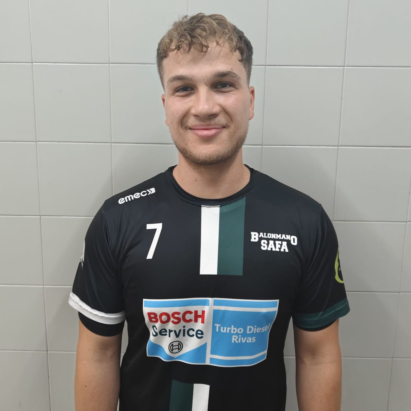 TIM KRöNFELD