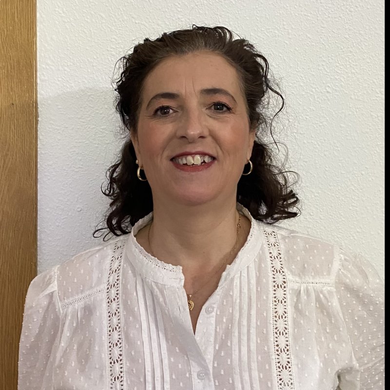 AINHOA URRETABIZKAIA SACRISTAN