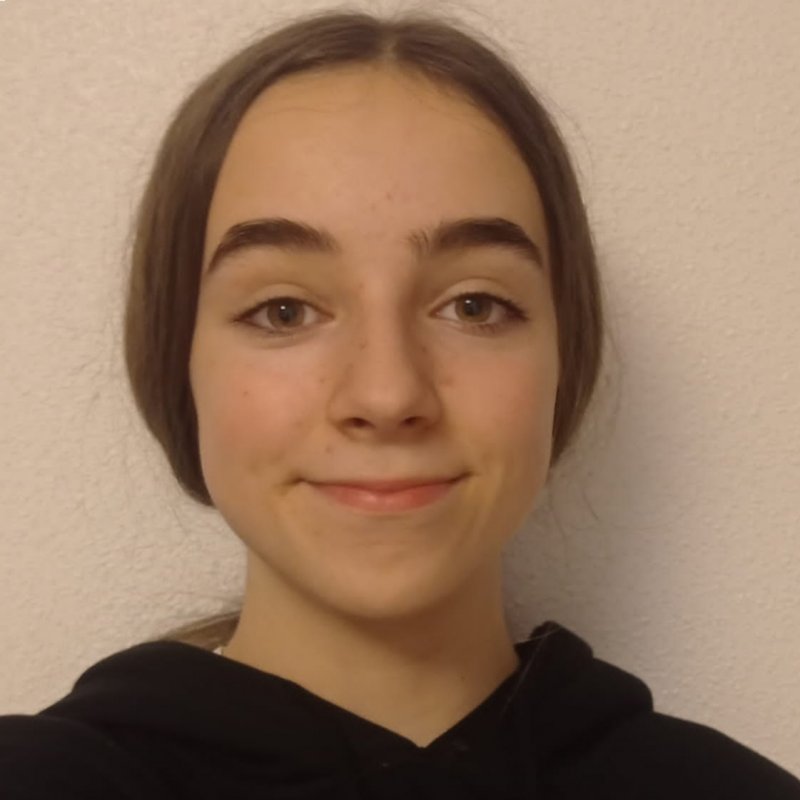 AINHOA NAUSIA CARROZA