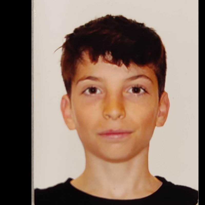 ARNAU REYES CHARPENTIER