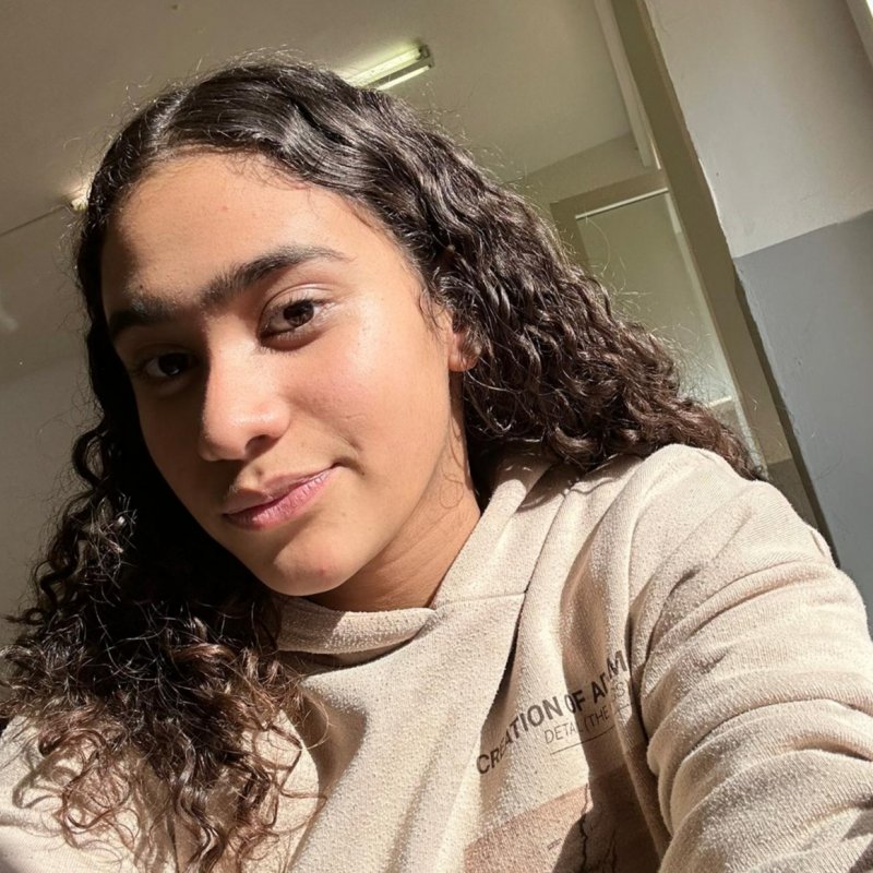 AFRICA GIL SALDARRIAGA