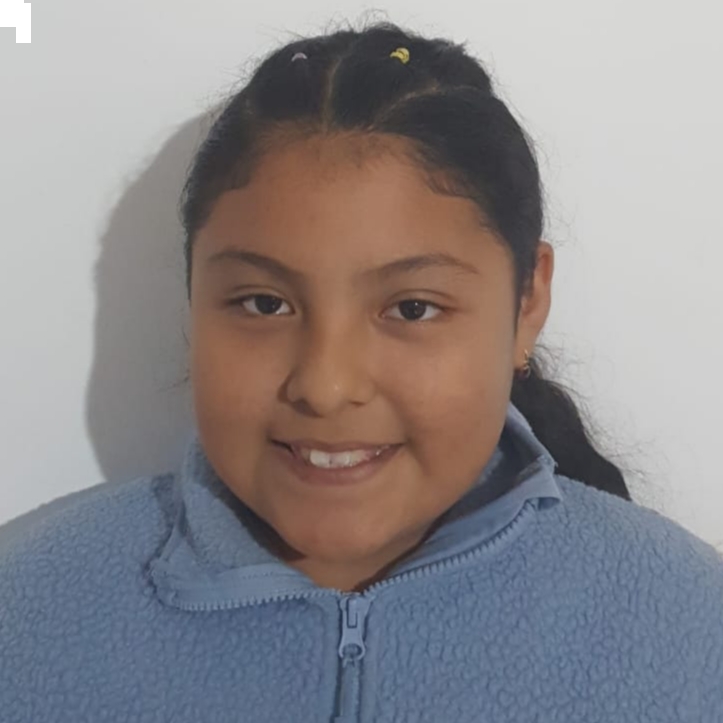 NAZLY NAYARA SOLIS VILLACIS