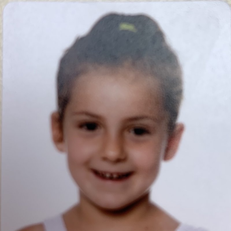 NIKOLE PUÑAL ARRASATE