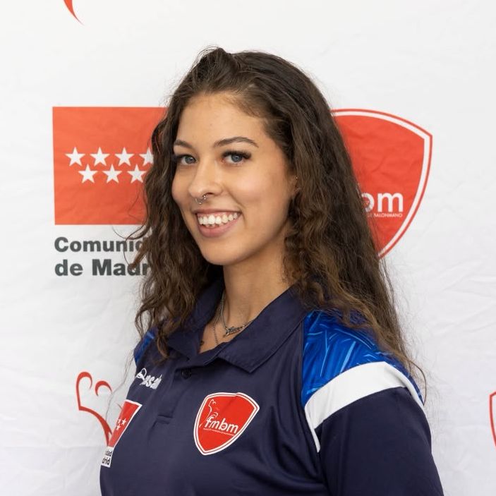VICTORIA GOMEZ ESCALONA