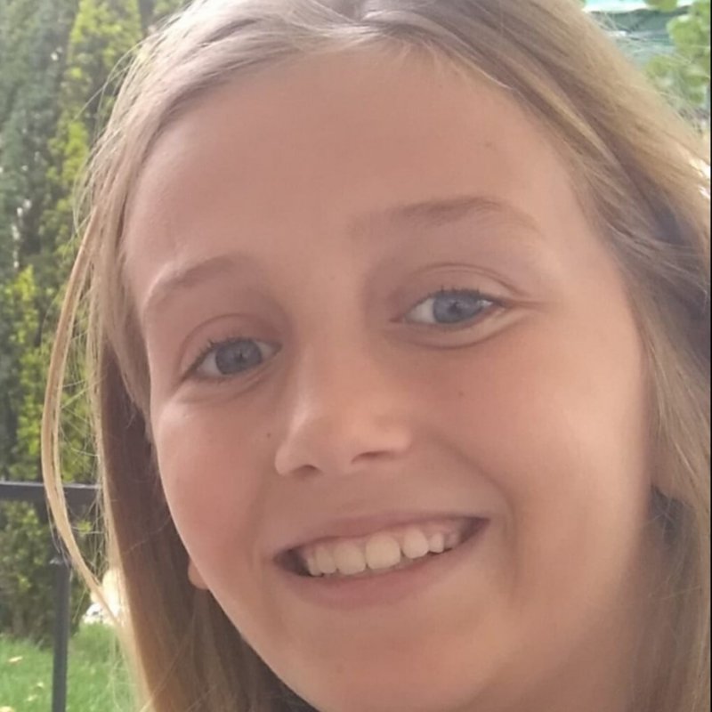 LAURA  PIQUERAS MORA 