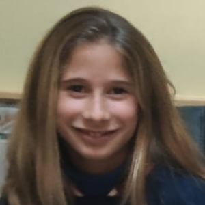 JULIA ALBERT ESCORIHUELA