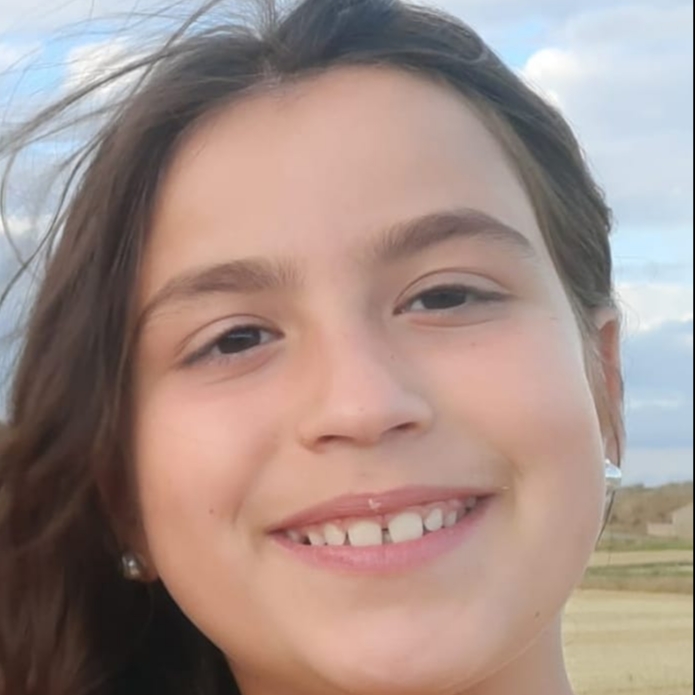 AMELIE LLANOS MOMPEL