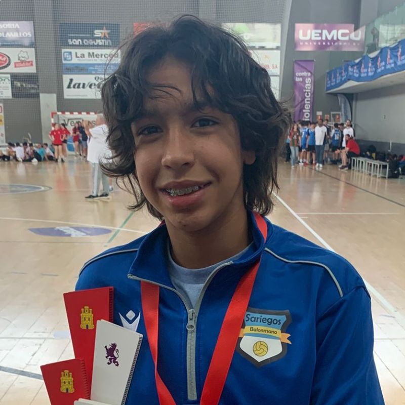 IAN  DE GODOS MENDES-ESTEVES