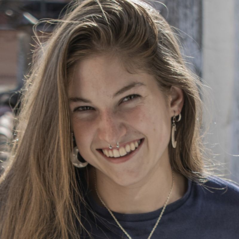SHARON SCHNEIDER DE LA TORRE