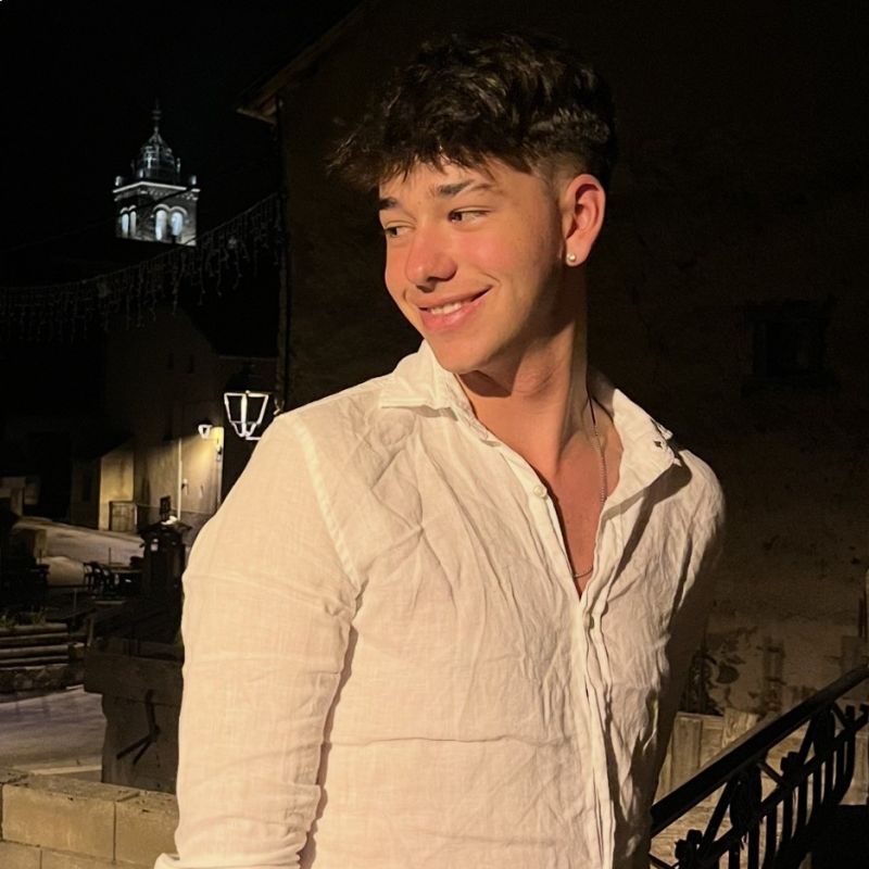 ARNAU LLOBET FERNANDEZ