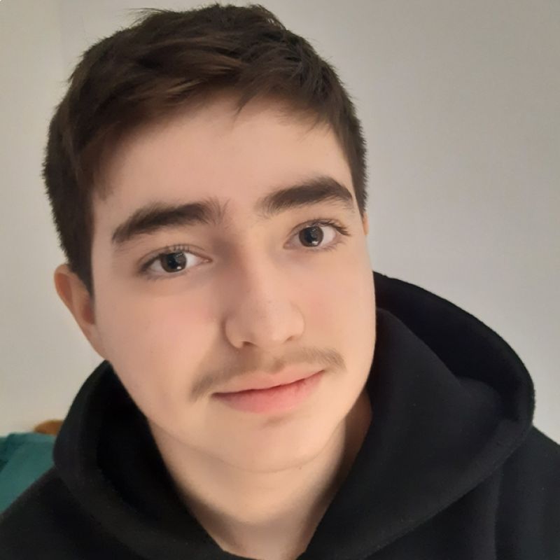 AXEL LORENTE AGUIRRE