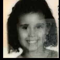 LARA DOMINGUES MOREIRA