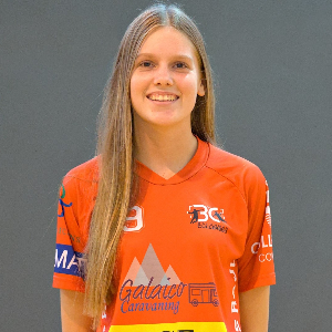 THAIS VILLAVERDE ASTRAY