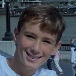 ADRIA HINOJOSA GRANJO