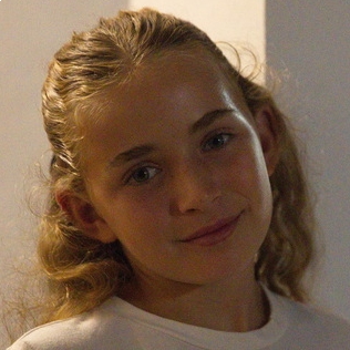 JULIA TRETON HILDENBRAND