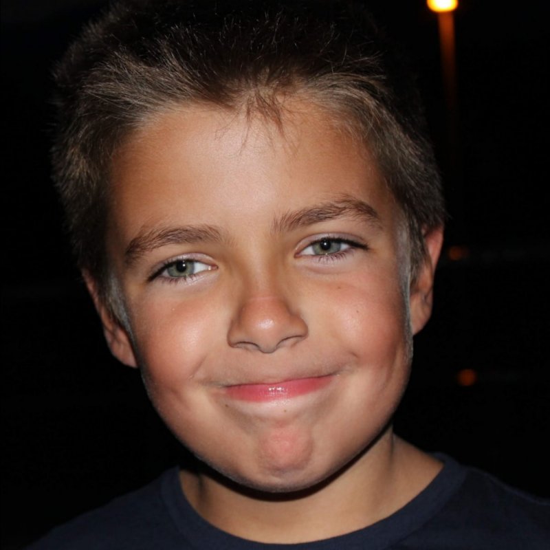 AARON BENAVENTE DOMEZAIN