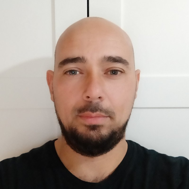 CARLOS  ELGARBAY RUIZ