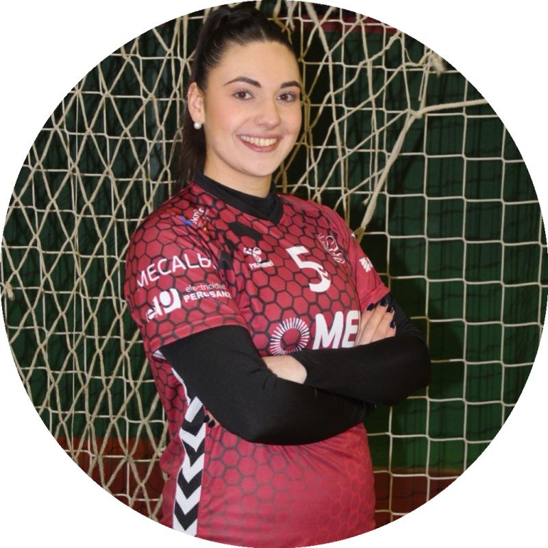 NAHIA BENITEZ SALAVERRIA