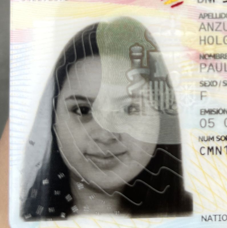 PAULA DANIELA ANZULES HOLGUIN